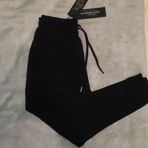 Sarah's Day XS Black Drop It Like It's Crotch pant